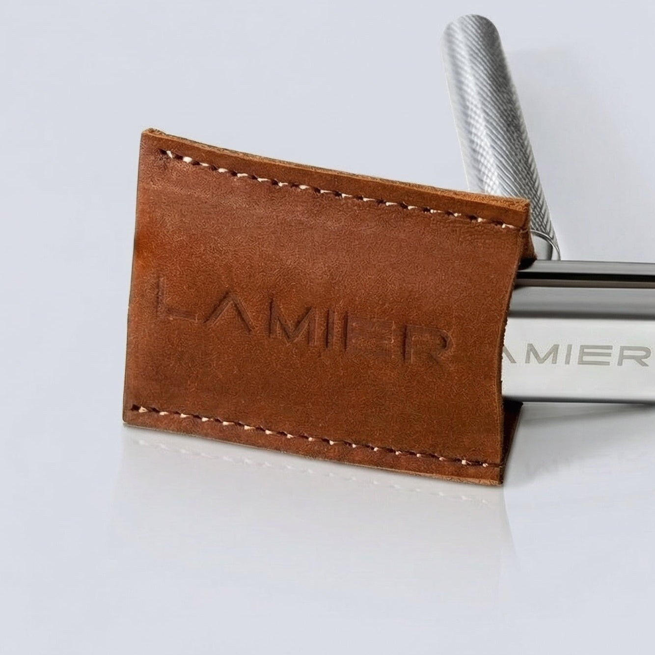 Étui de voyage en cuir — Lamier — Accessoire de rasage